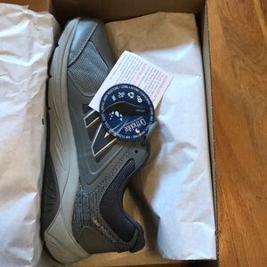 NWT New Balance Walking Shoe